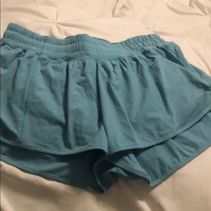 Lululemon hotty hot shorts 2.5